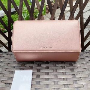 Givenchy Pandora box like new light pink rose